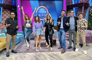 Anette Cuburu feet photo thumbnail