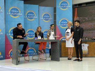 Anette Cuburu feet photo thumbnail