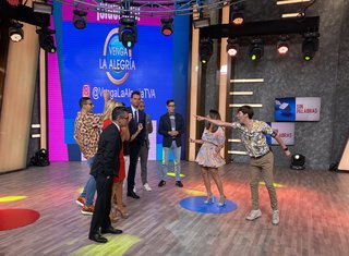 Anette Cuburu feet photo thumbnail