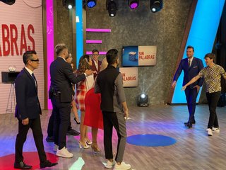 Anette Cuburu feet photo thumbnail