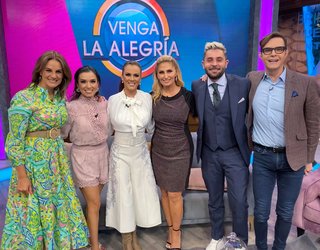 Anette Cuburu feet photo thumbnail