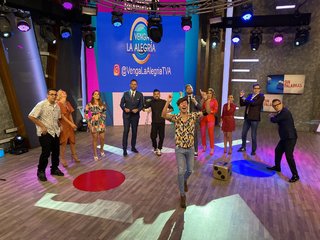 Anette Cuburu feet photo thumbnail