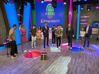 Anette Cuburu feet photo thumbnail