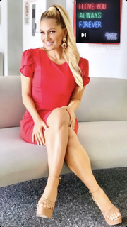 Anette Cuburu feet photo thumbnail