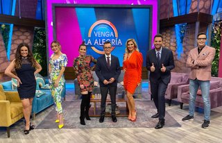 Anette Cuburu feet photo thumbnail