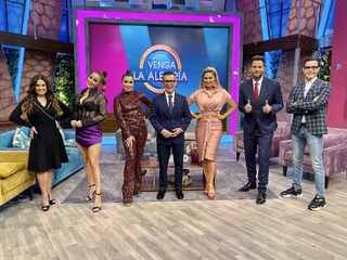 Anette Cuburu feet photo thumbnail