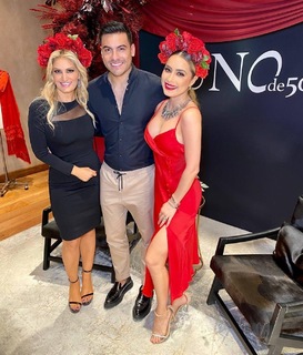 Anette Cuburu feet photo thumbnail