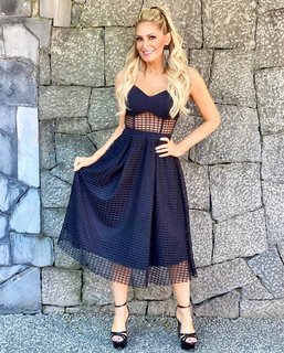 Anette Cuburu feet photo thumbnail