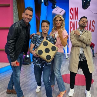 Anette Cuburu feet photo thumbnail