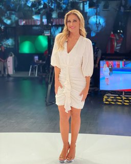 Anette Cuburu feet photo thumbnail