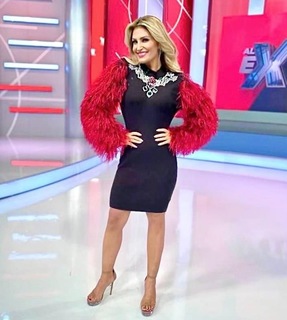 Anette Cuburu feet photo thumbnail