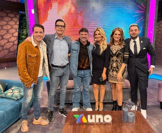 Anette Cuburu feet photo thumbnail