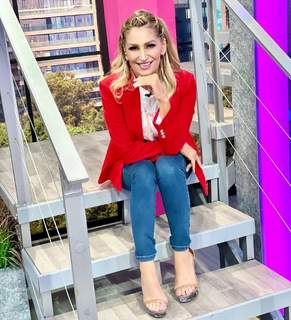 Anette Cuburu feet photo thumbnail