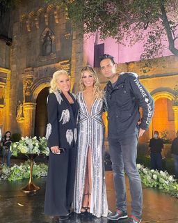 Anette Cuburu feet photo thumbnail