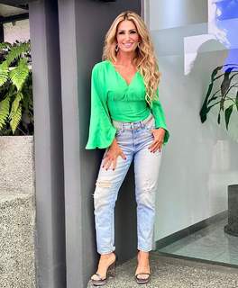 Anette Cuburu feet photo thumbnail