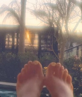 Anette Cuburu feet photo thumbnail