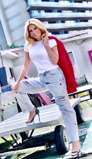 Anette Cuburu feet photo thumbnail