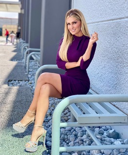 Anette Cuburu feet photo thumbnail