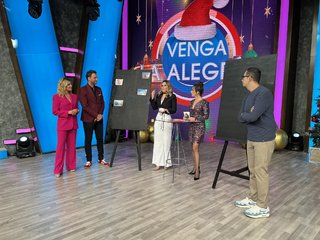 Anette Cuburu feet photo thumbnail