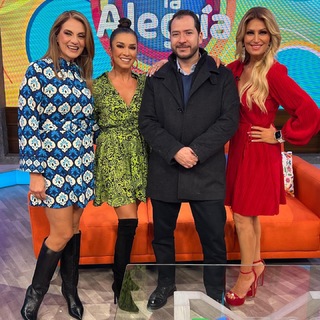 Anette Cuburu feet photo thumbnail