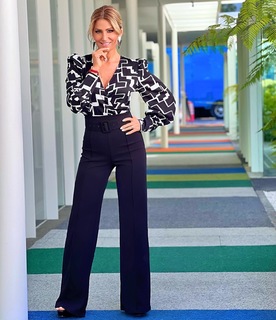 Anette Cuburu feet photo thumbnail