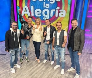 Anette Cuburu feet photo thumbnail