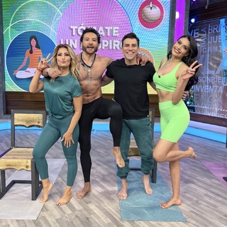 Anette Cuburu feet photo thumbnail