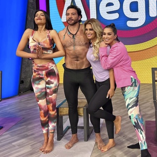 Anette Cuburu feet photo thumbnail