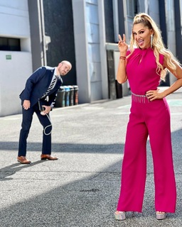 Anette Cuburu feet photo thumbnail