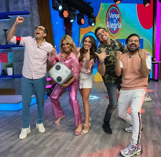 Anette Cuburu feet photo thumbnail