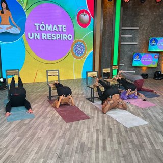 Anette Cuburu feet photo thumbnail