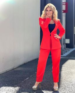 Anette Cuburu feet photo thumbnail