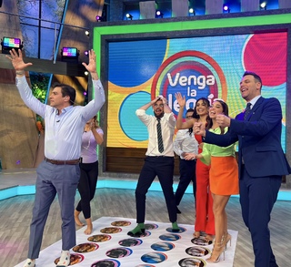 Anette Cuburu feet photo thumbnail