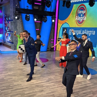 Anette Cuburu feet photo thumbnail