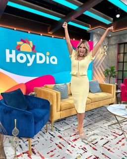 Anette Cuburu feet photo thumbnail