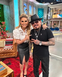 Anette Cuburu feet photo thumbnail