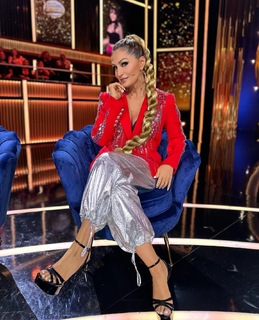 Anette Cuburu feet photo thumbnail