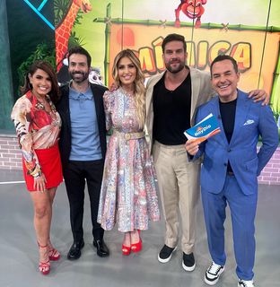 Anette Cuburu feet photo thumbnail