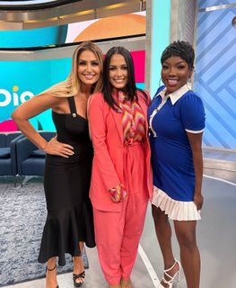 Anette Cuburu feet photo thumbnail