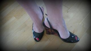 Anette Olzon feet photo thumbnail