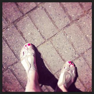 Anette Olzon feet photo thumbnail