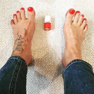 Anette Olzon feet photo thumbnail