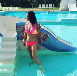 Anette Olzon feet photo thumbnail