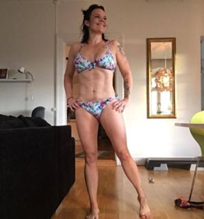 Anette Olzon feet photo thumbnail