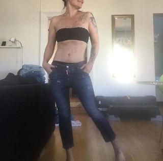 Anette Olzon feet photo thumbnail
