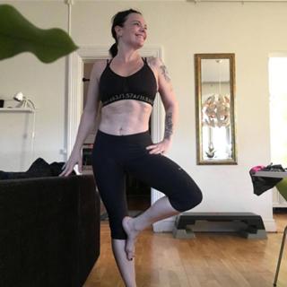 Anette Olzon feet photo thumbnail