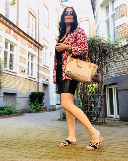Anette Olzon feet photo thumbnail