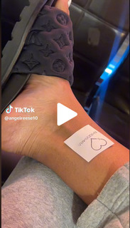 Angel Reese feet photo thumbnail