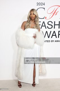 Angel Reese feet photo thumbnail