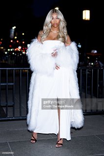 Angel Reese feet photo thumbnail